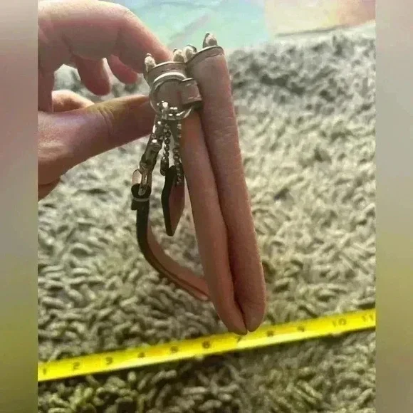 Authentic Coach wristlet wallet pale pink. Leather. - Picture 13 of 14